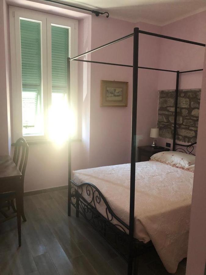 Alla Porta Di Sotto B&B Fivizzano Exteriör bild