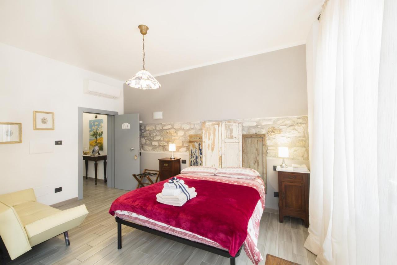 Alla Porta Di Sotto B&B Fivizzano Exteriör bild