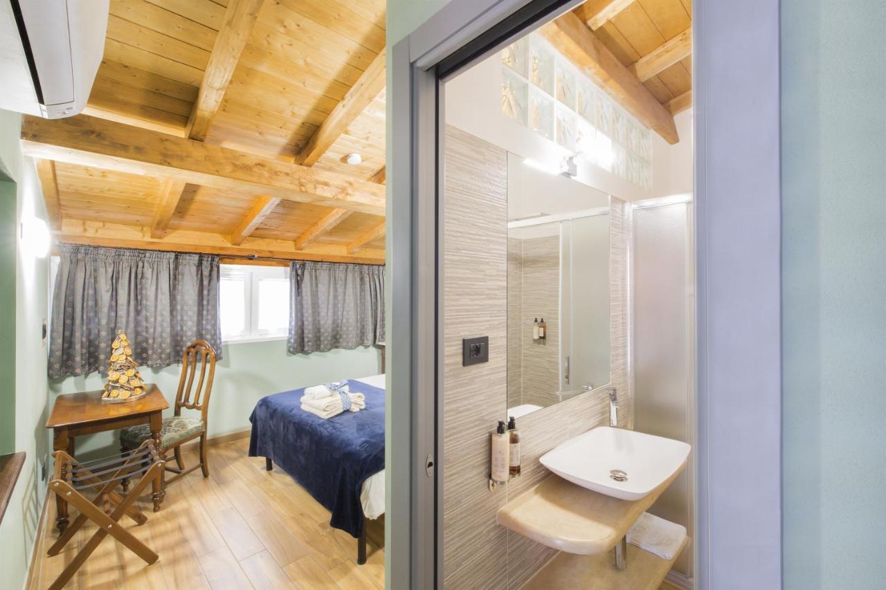 Alla Porta Di Sotto B&B Fivizzano Exteriör bild