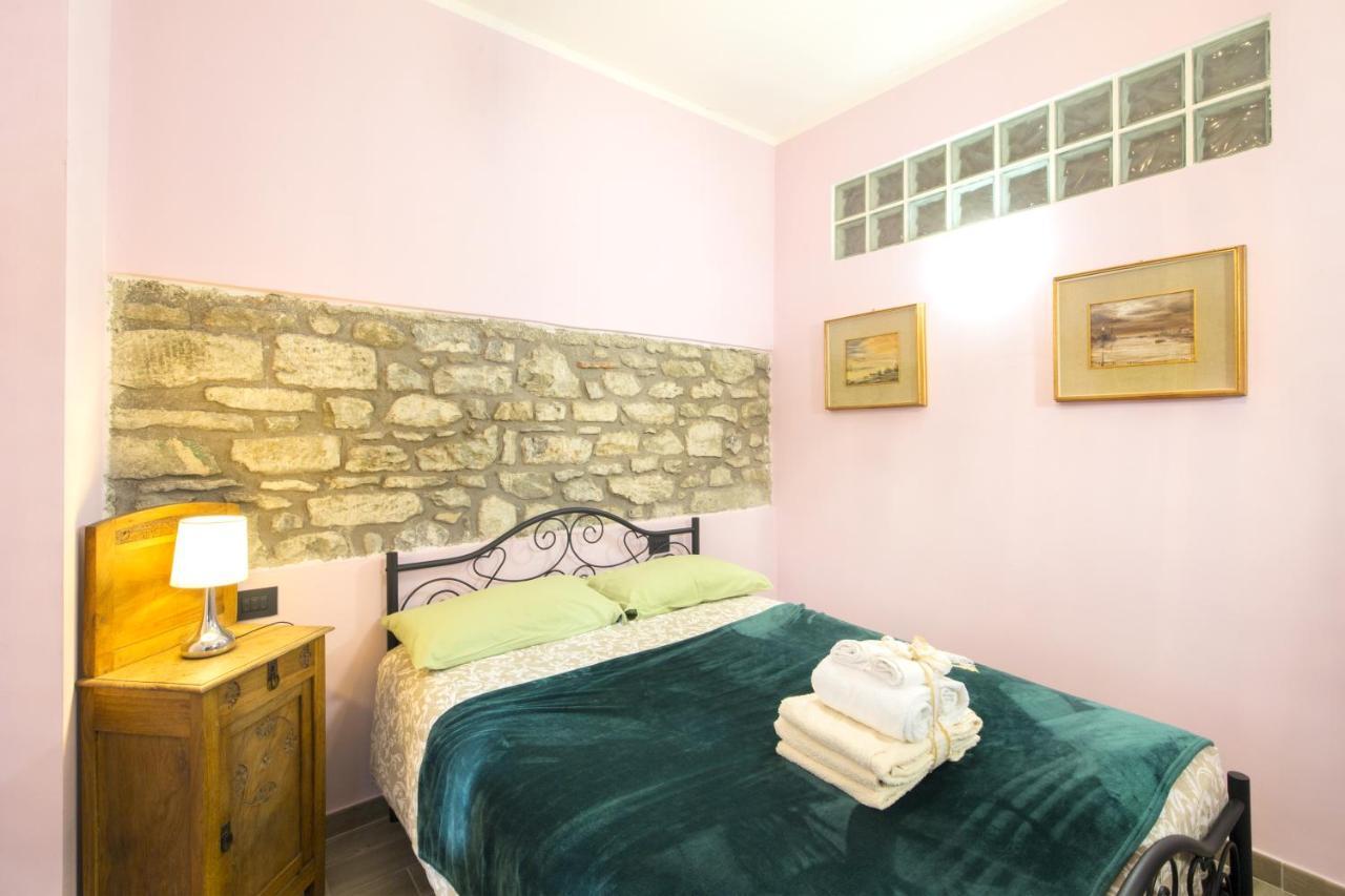 Alla Porta Di Sotto B&B Fivizzano Exteriör bild