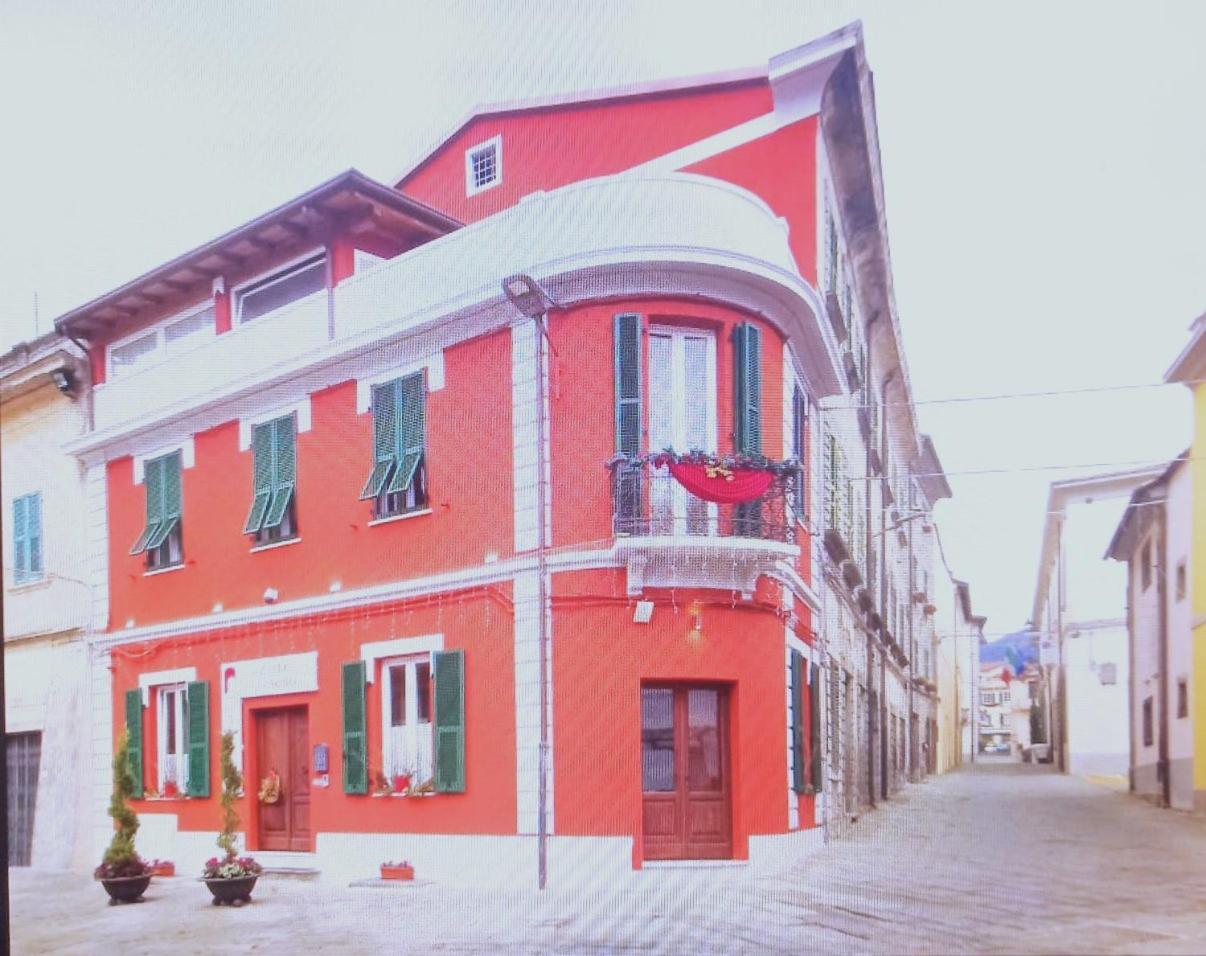 Alla Porta Di Sotto B&B Fivizzano Exteriör bild