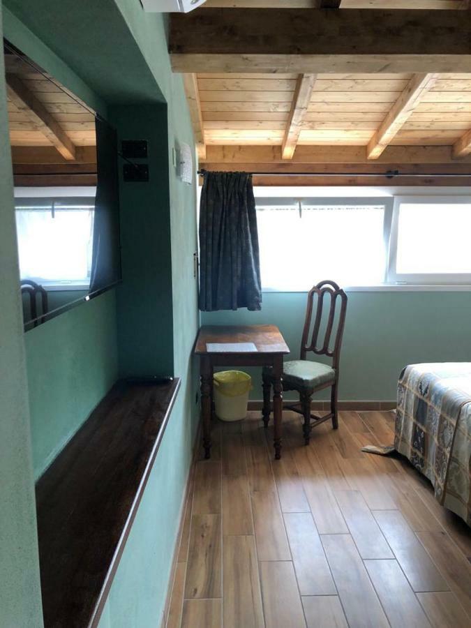 Alla Porta Di Sotto B&B Fivizzano Exteriör bild