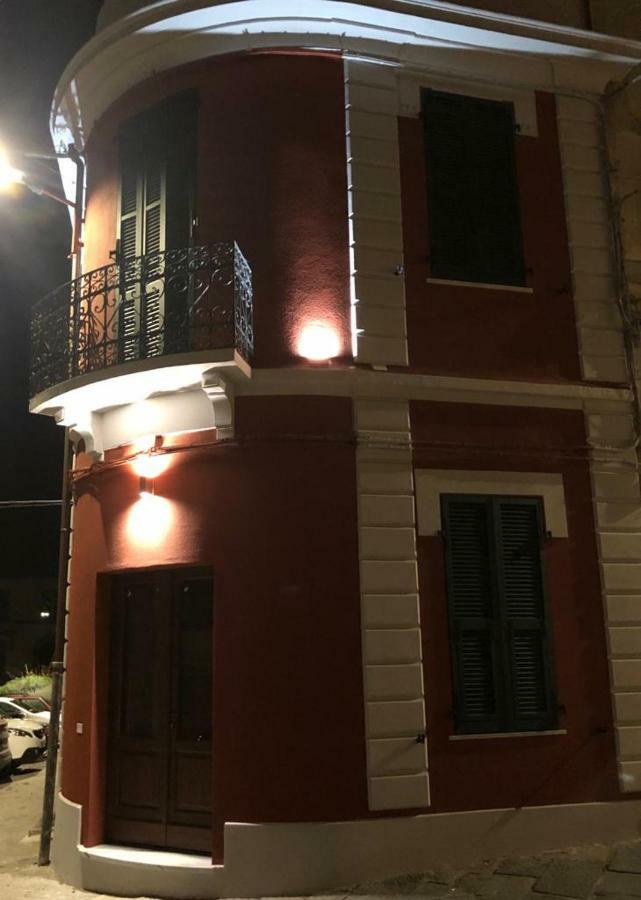 Alla Porta Di Sotto B&B Fivizzano Exteriör bild
