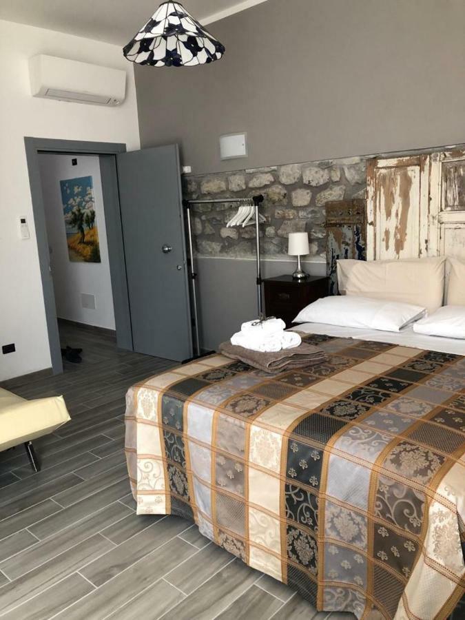 Alla Porta Di Sotto B&B Fivizzano Exteriör bild